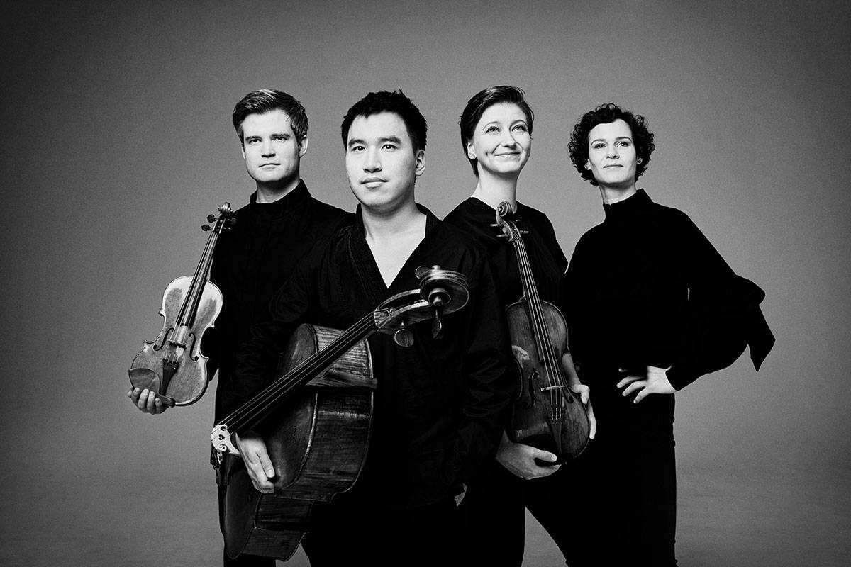 Das Notos Quartett mit Instrumenten